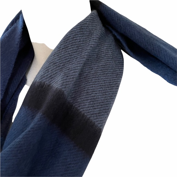 Nordstrom Cashmere Colorblock Fringe Scarf Blue NWOT - Picture 3 of 5